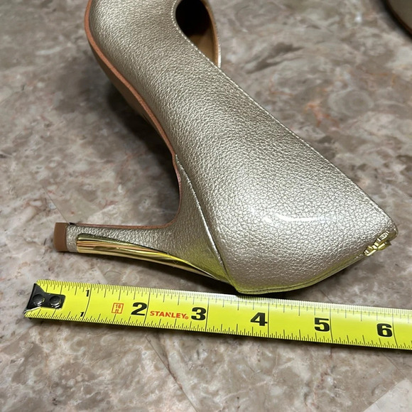 J.Renee Phoebi,women shoes,NEW, pumps,Patente Gold accent,glam,shine,event,prom - Picture 13 of 15